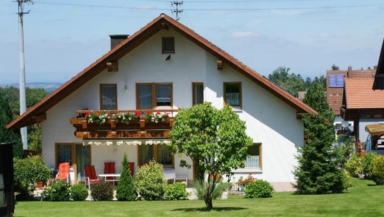 Datei:Haus in Dobel hnter Kirche erl.jpg
