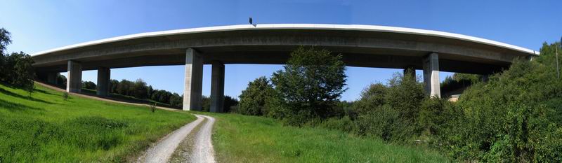 Datei:Kämpfelbach-Viadukt.jpg