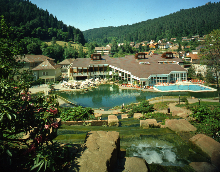 Datei:Mineraltherme Bad Teinach.jpg