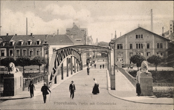 Datei:Goethebrücke in Pforzheim, Entwurf Hermann Billing mit Monumentalplastiken von Friedrich Christian Wolber.jpg