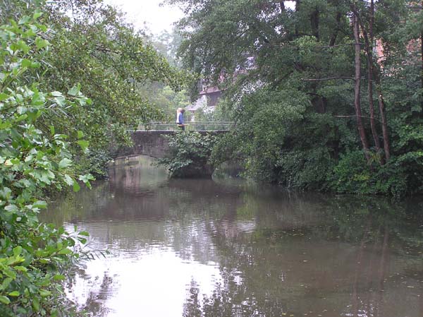Datei:Kaempfelbach.bruecke01.jpg