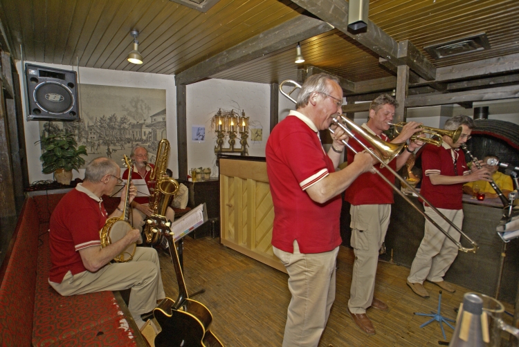 Datei:Bottich-konzert-.jpg