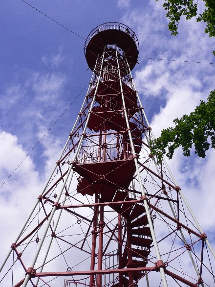 Datei:Buechenbronner Aussichtsturm2 Mai06.jpg