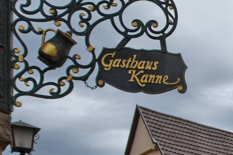 Datei:2026-09-13 Königsbach Kanne Logo.jpg