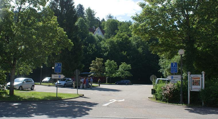 Datei:Parkplatz Bad Herrenalb.jpg