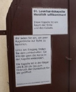 Datei:Anschlag Kapelle unter der ev, Kirche Knittlingen.jpg