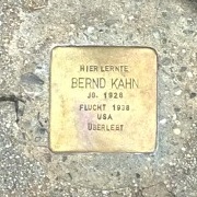 Datei:Stolperstein Bernd Kahn.jpg