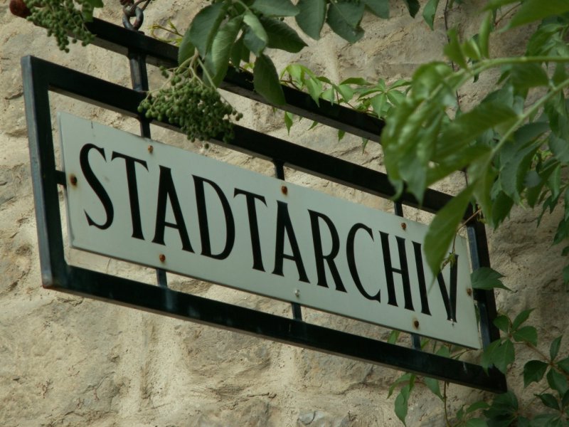 Datei:VAI Stadtarchiv-Schild.jpg