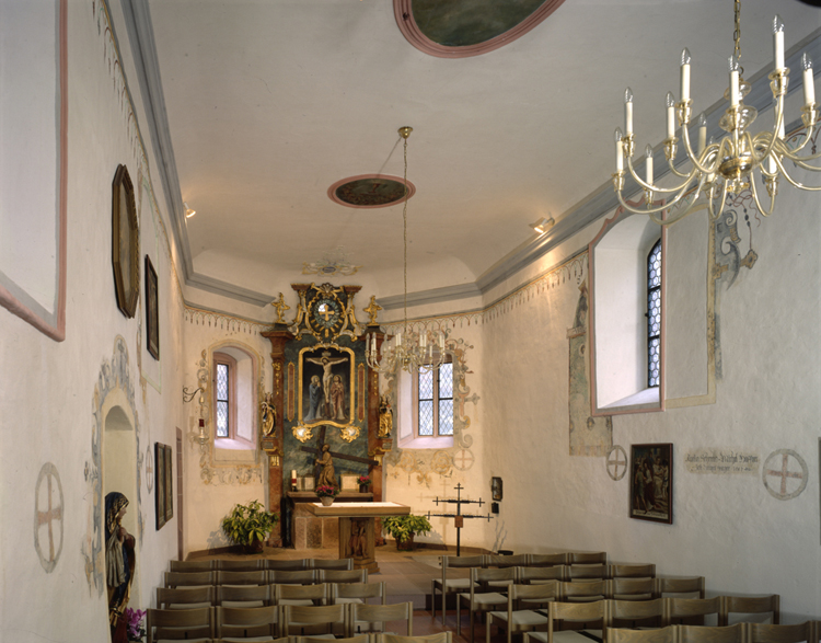 Datei:Hohenwart-Heilig-Kreuz-Kapelle-innen.jpg