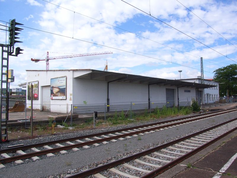 Datei:Pforzheim Hbf Expressguthalle 2011-06-11c.jpg
