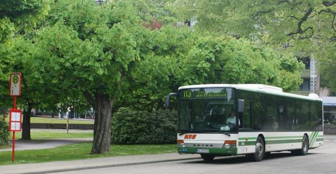 Datei:AVG Bus 113 bei Alte Post.jpg