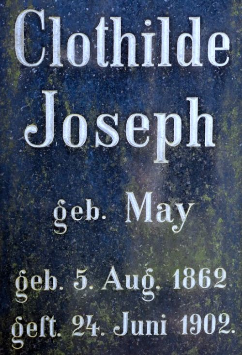 Datei:Grabmal Clothilde Joseph (geb. May) (geb. 5. August 1862, gest. 24. Juni 1902 in Pforzheim), Tafel .jpg