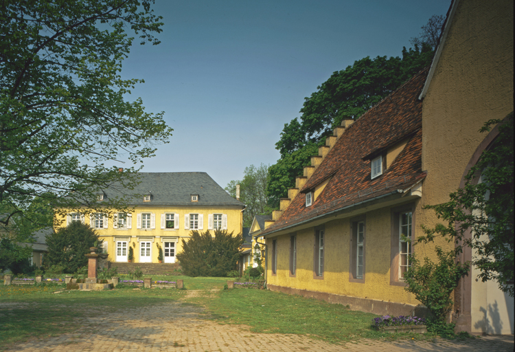 Datei:Neulingen- Bauschlott, Schloss, Herrenhaus.jpg