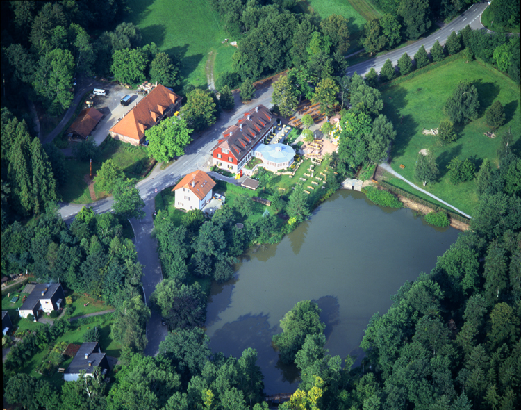 Datei:Seehaus Luftbild.jpg