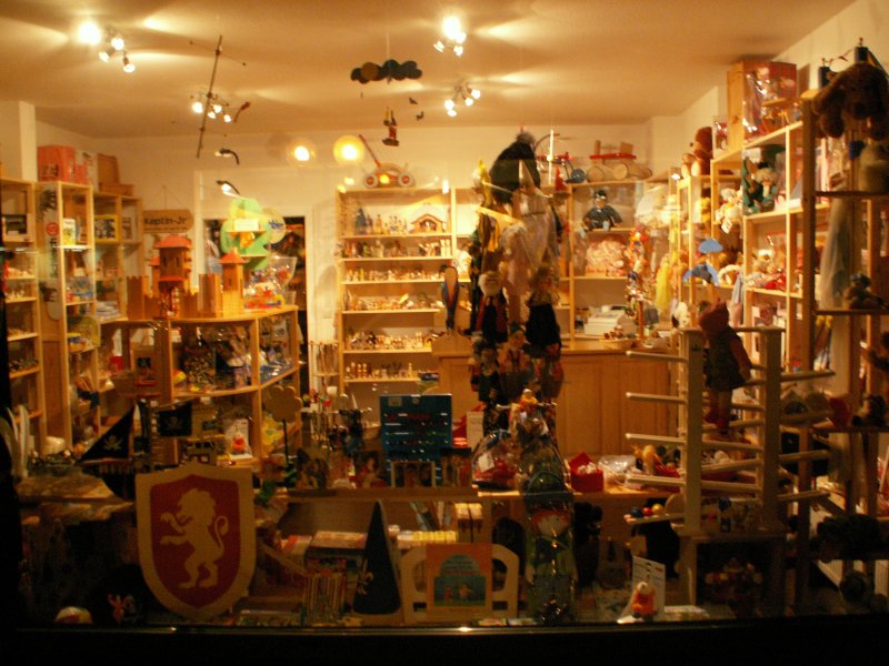 Datei:2007-Mondschaukel-Ebersteinstr.jpg