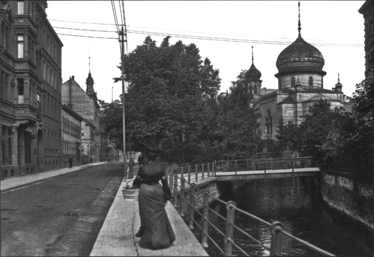 Datei:Synagoge am Mühlkanall-.jpg