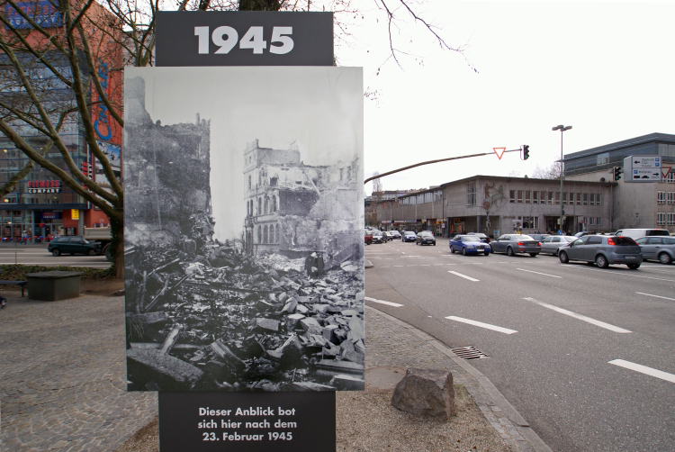 Datei:23.Februar-Jahnhalle-.jpg