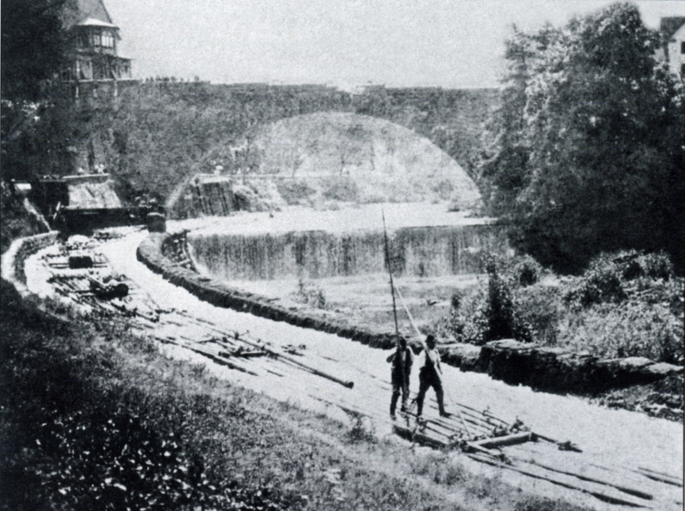 Datei:Flößer-Bogenbrücke.jpg