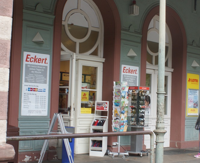 Datei:Kiosk Eckert im Bahnhof Bad Wildbad.jpg