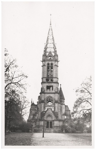 Datei:Ruine der Alten Evangelischen Stadtkirche Pforzheim (1899-1962), Entwurf Carl Voß (1850 -1937), erbaut 1895–1899, beschädigt 1945, gesprengt 1962, (Bild c).jpg