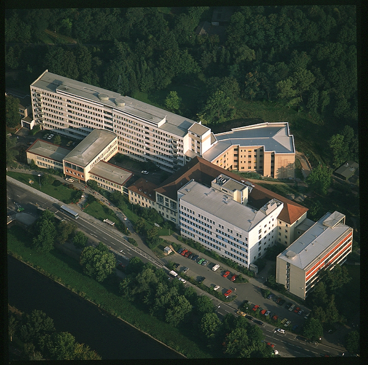 Datei:Städt-Krankenhaus-Luftbild von Nordwest-.jpg