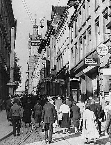 Datei:Weeber Bahnhofstr 1930.jpg