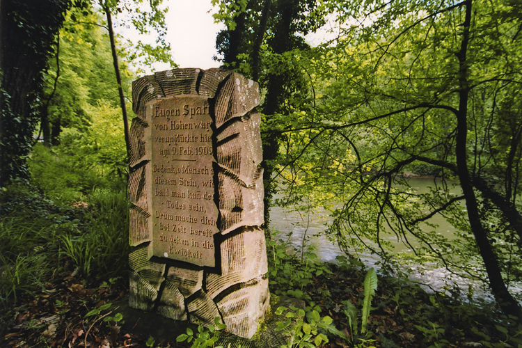 Datei:Gedenkstein Sparn.jpg