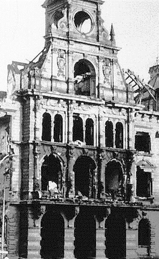 Datei:Ruine, ehemaliges Rathaus Pforzheim um 1900, Entwurf Hermann Thüme aus Dresden und Stadtbaumeister Alfons Kern aus Pforzheim, erbaut in den Jahren 1892 bis 1895, zerstört 1945 .png