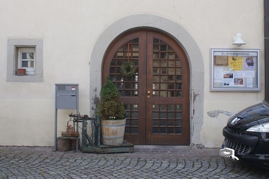 Datei:Eingang Pfarrhaus Pfleghof.jpg