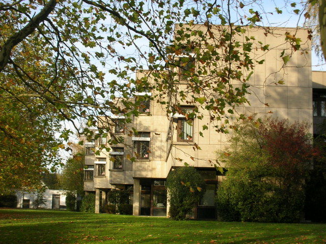 Datei:Reuchlin-Gymnasium-061107.jpg