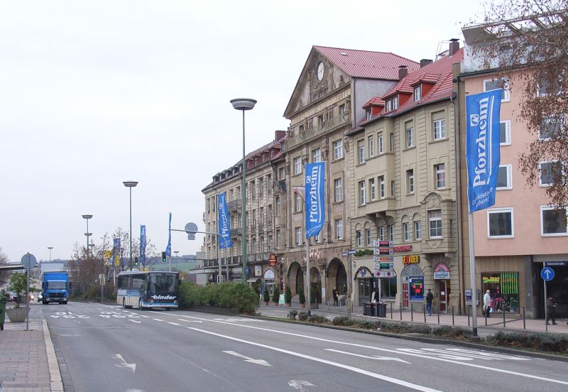 Datei:Bahnhofplatz2.jpg