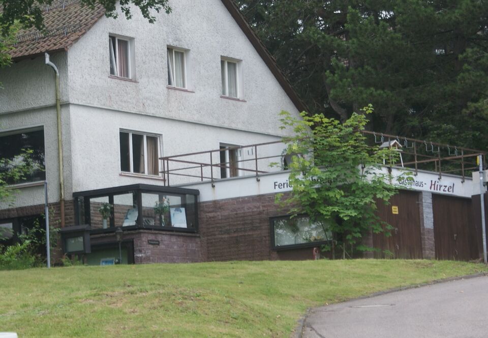 Datei:Ferienwohnung Hirzel Bad Wildbad.JPG