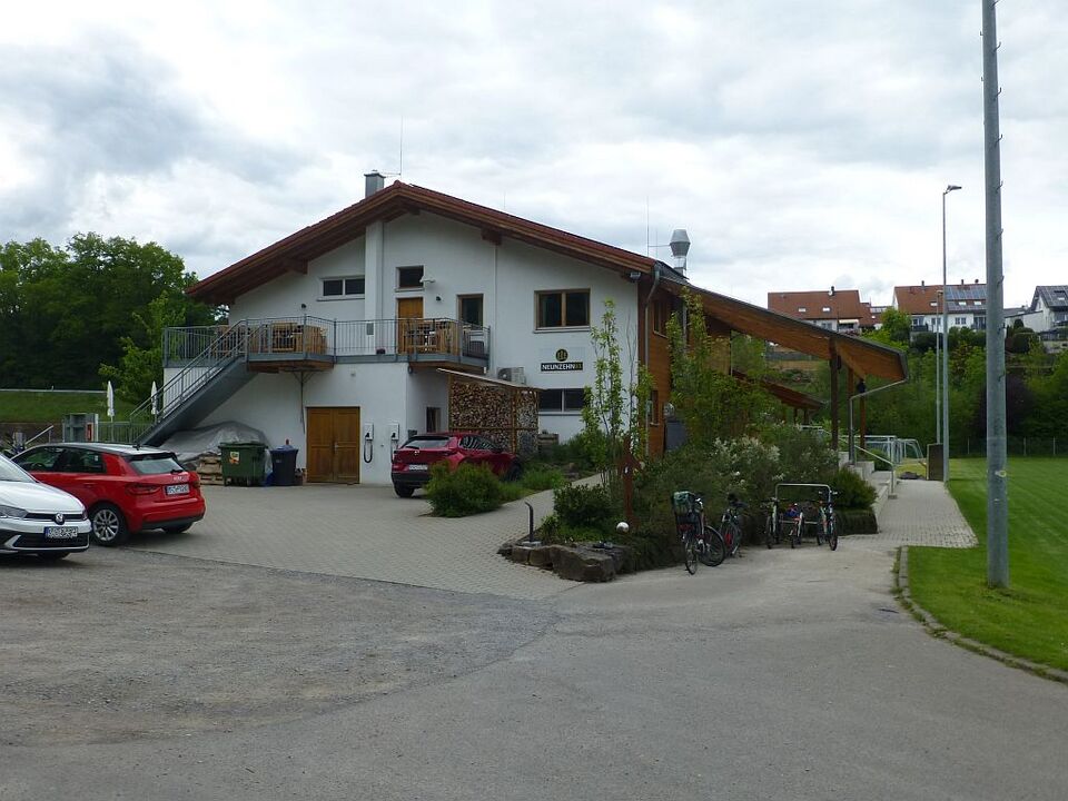 Datei:Neunzehn03.jpg