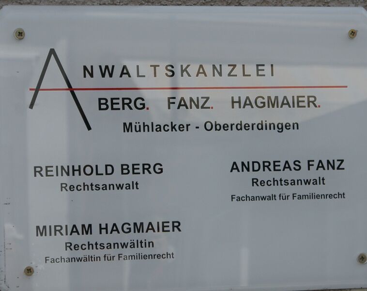 Datei:Schild Anwalltskanzei Mühlacker.jpg