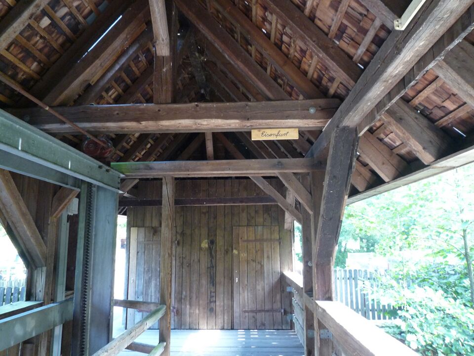 Datei:Neuenbuerg-Bruecke-Eisenfurt.jpg