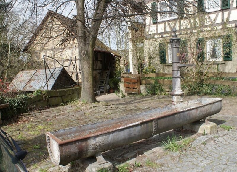 Datei:Alter Brunnen in Knittlingen.jpg