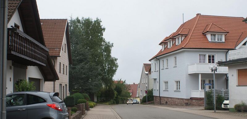 Datei:Obere Bergstraße in Dobel.JPG