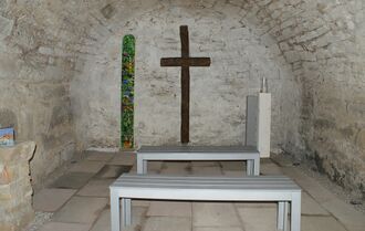 St. Leonhardskapelle unter Kirche.jpg