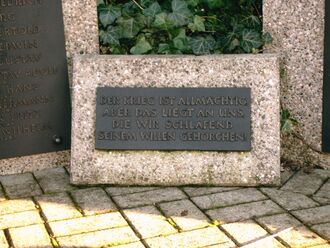 Gefallenendenkmal Wilferdingen Tafel 4.jpg