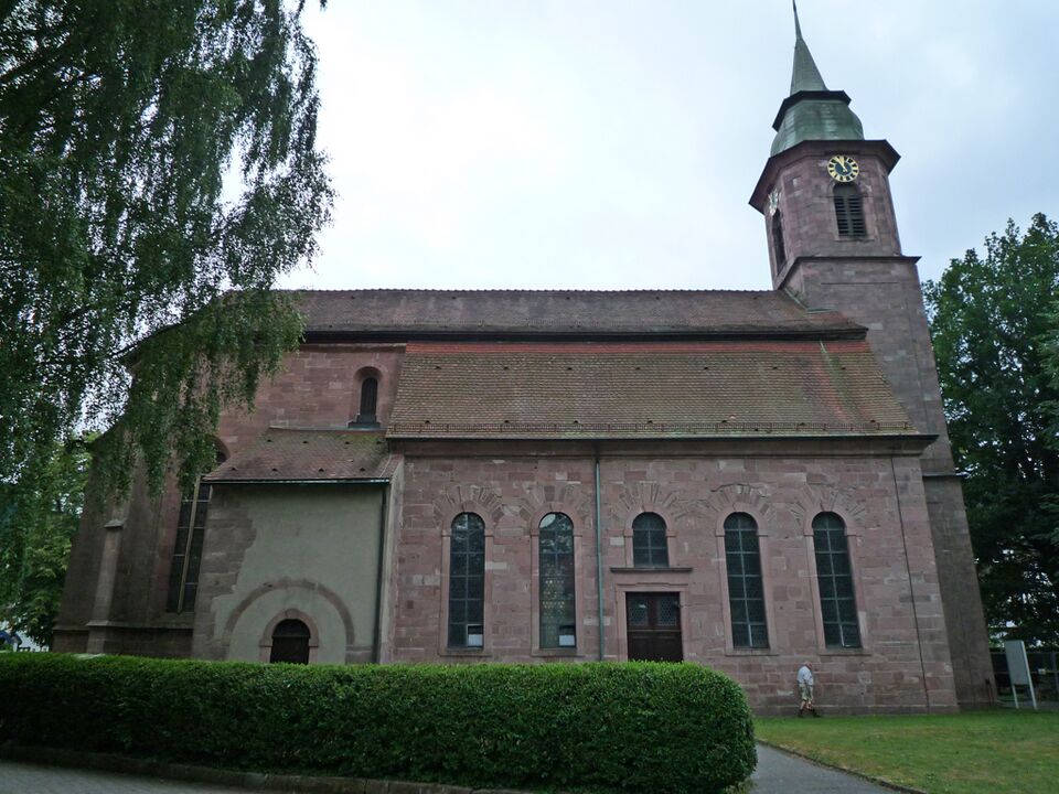 Datei:Bad-Herrenalb-Kirche.v-N.jpg