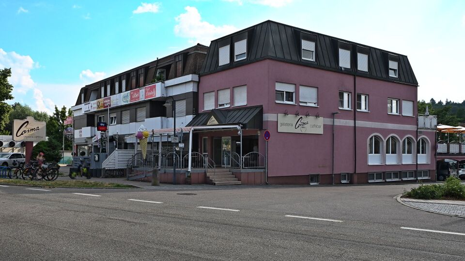 Datei:Eiscafe Cosma Wilferdingen.JPG
