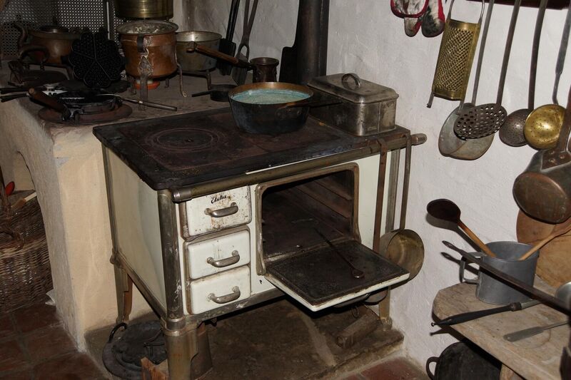 Datei:GHV Schaf-Kueche-OmasHerd.jpg