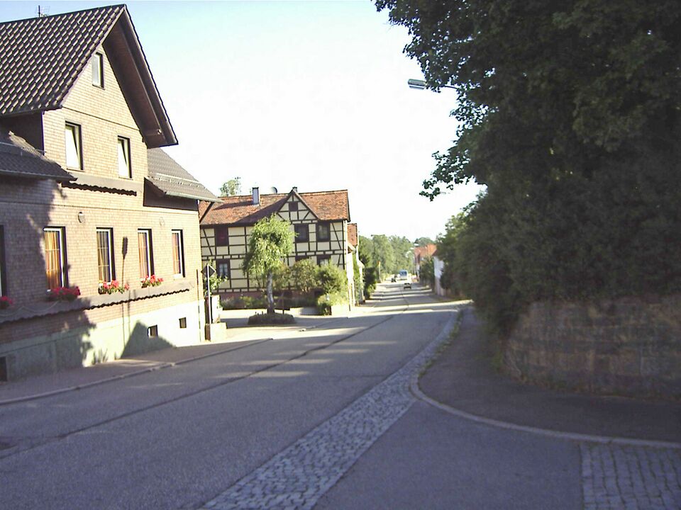 Datei:Salmbach-Pforzheimer-Strasse.jpg