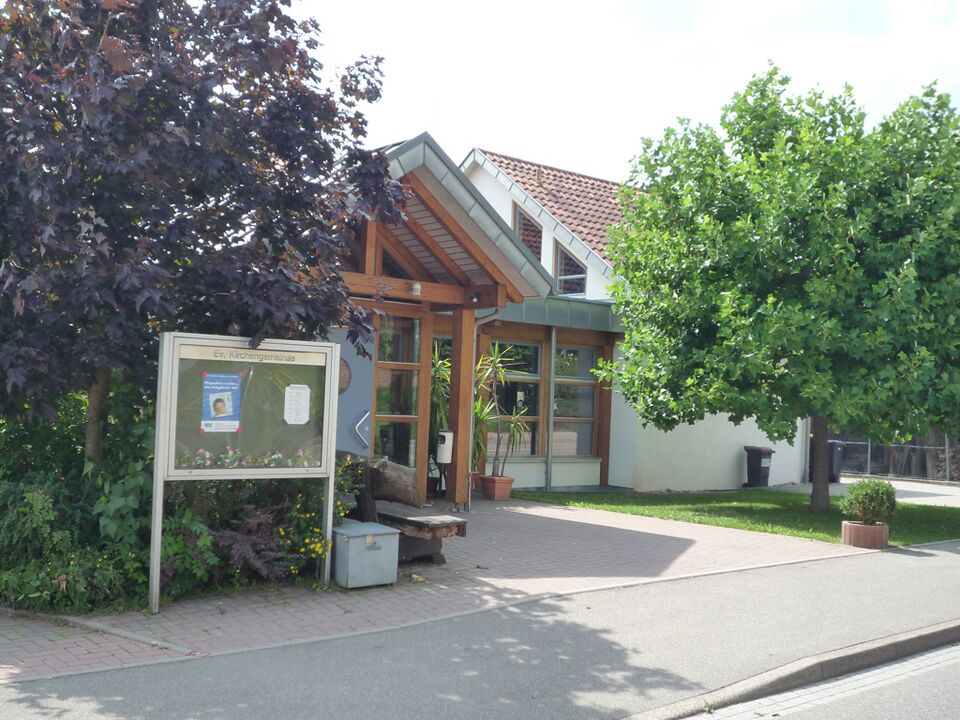 Datei:Simmozheim-ev-Gemeindehaus.jpg