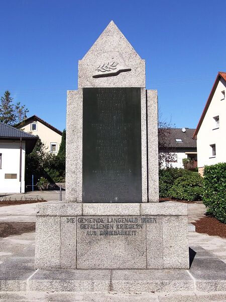 Datei:Gefallenendenkmal Langenalb.JPG