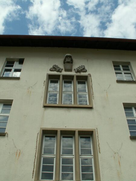 Datei:2007 BB-Kaserne Gebäude002.jpg