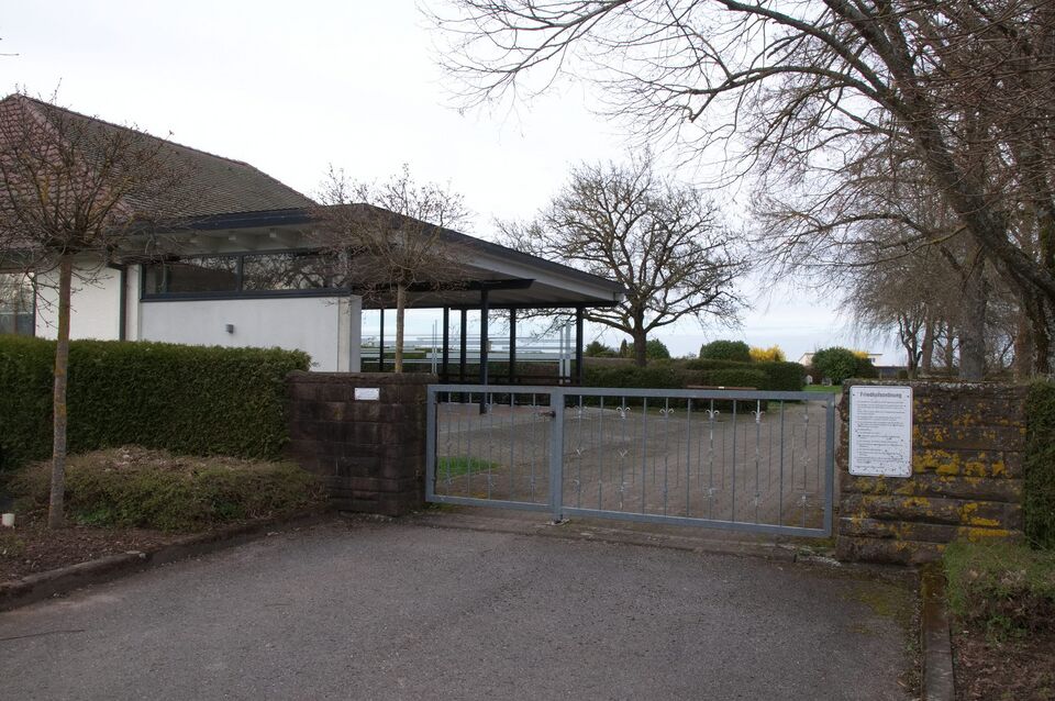 Datei:Friedhof Rotfelden Eingang.JPG