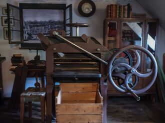 GHV Buchbinderei-Schneidemaschine.JPG