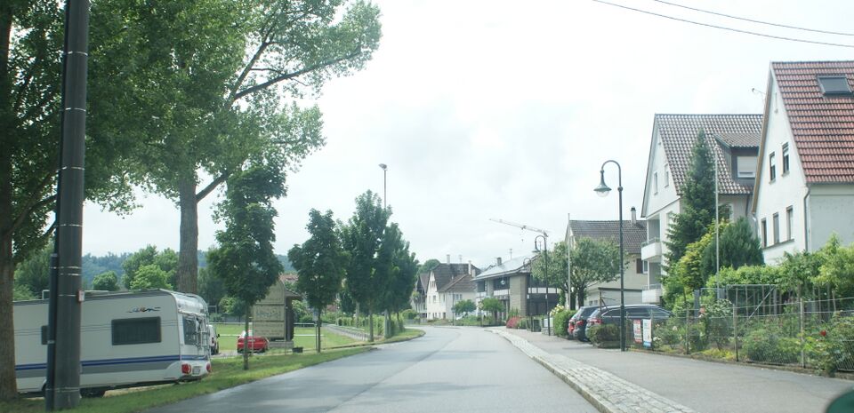 Datei:Straße in Roßwag.JPG