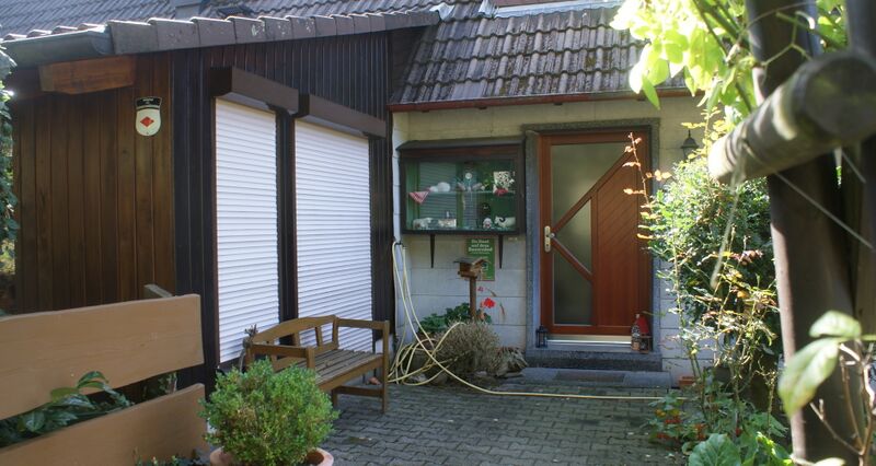Datei:Ferienwohnung Eingang Haus 6.jpg